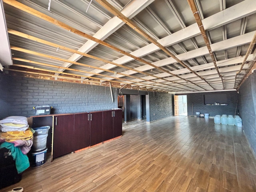 To Let commercial Property for Rent in Klerksdorp Industrial North West